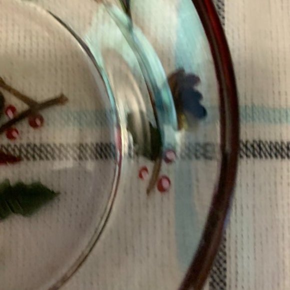 Cardinal & Holly on a Clear Glass Dish with Red Ri - Picture 11 of 11